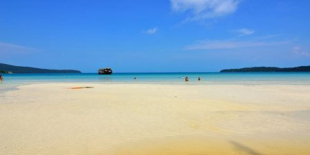 A-crystal-clean-beach-in-Sihanouk