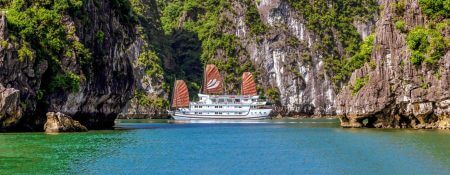bhaya-classic-cruises-in-halong-bay