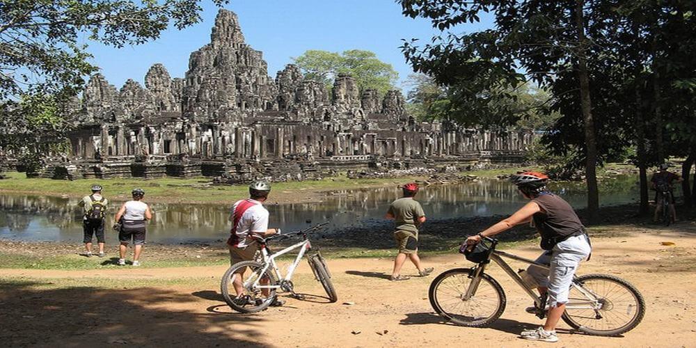 Angkor-biking-