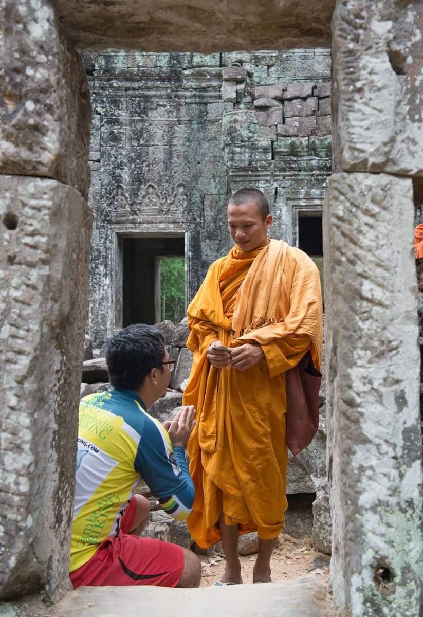 Cambodia monk offering