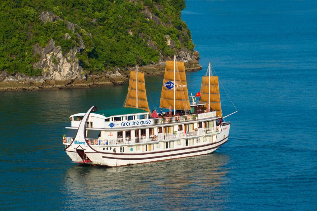 Grayline cruise Halong Bay