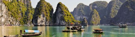 Vietnam-Halong-bay-boat