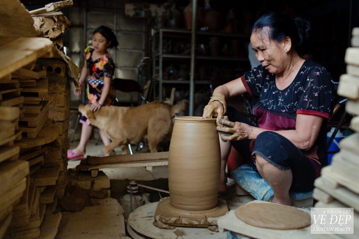 Huong Canh pottery village