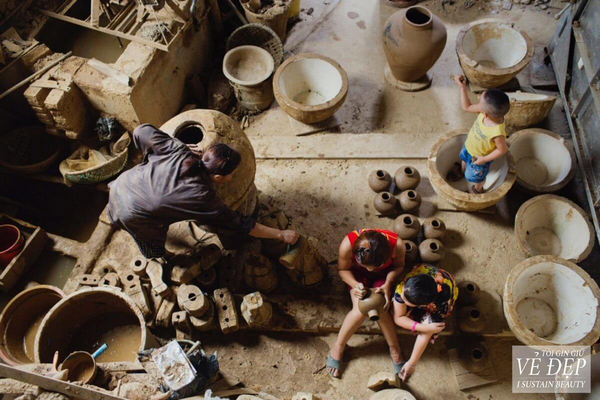 Huong Canh pottery village